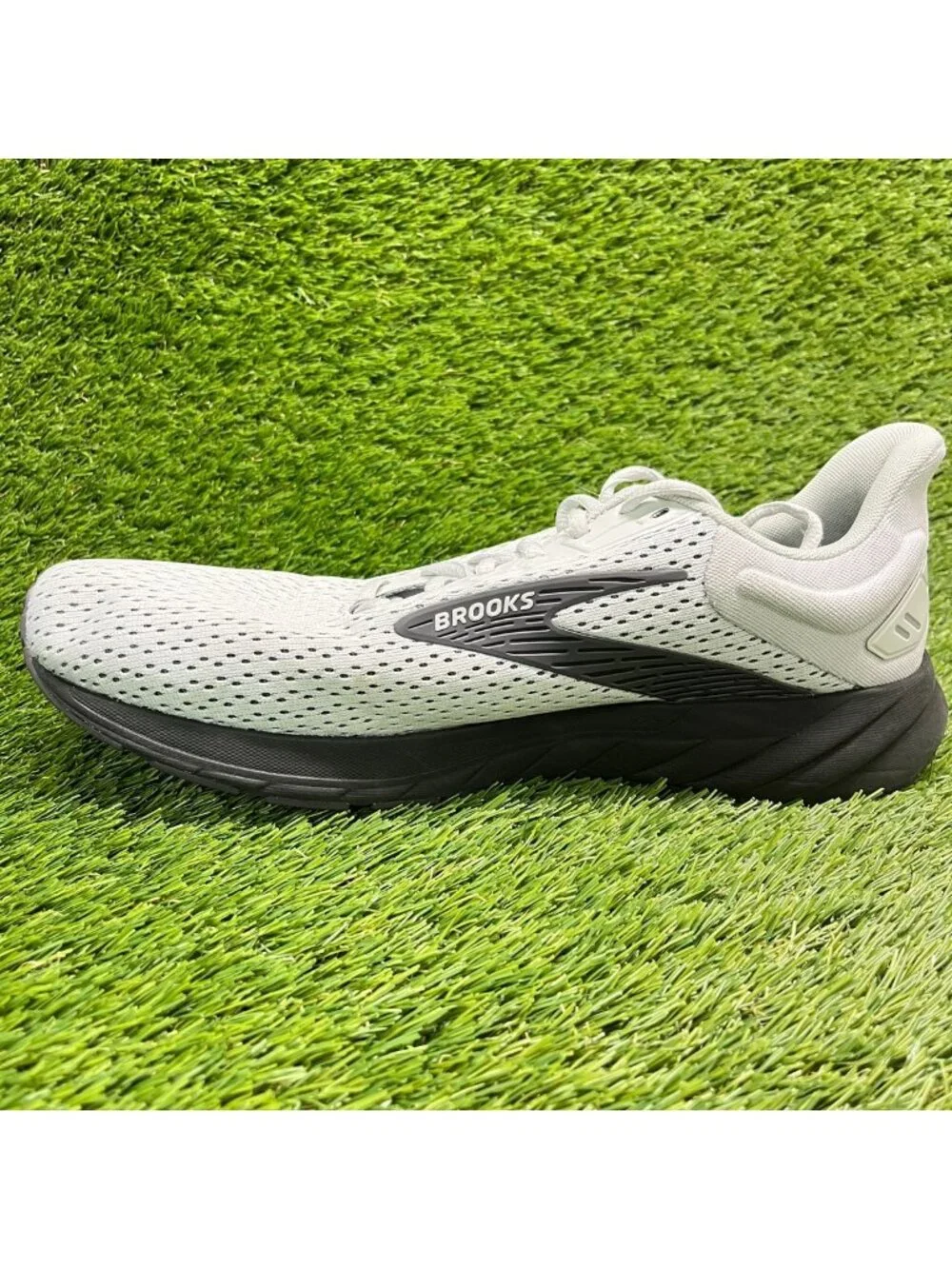 Brooks Anthem 6 Mens Size 12 Gray Black Athletic Running Walking Shoes Sneakers